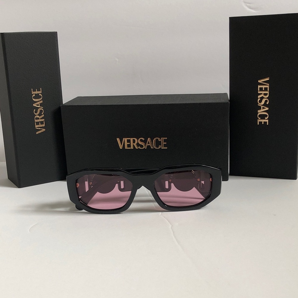 New Versace Women’s Black Frame Sunglasses with Pink Lenses and Gold Accents - Picture 8 of 13